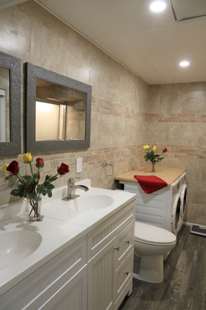 Raised Basement Bathroom - 1 PRIVATE bedroom in raised basement/single occupancy/fully furnished