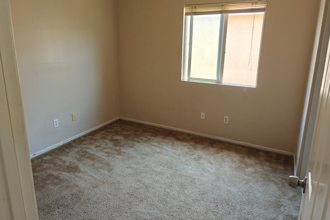 Room - Beautiful 5 bedroom home!