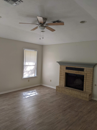 Living room - Impeccable with Central Location in Aggieland