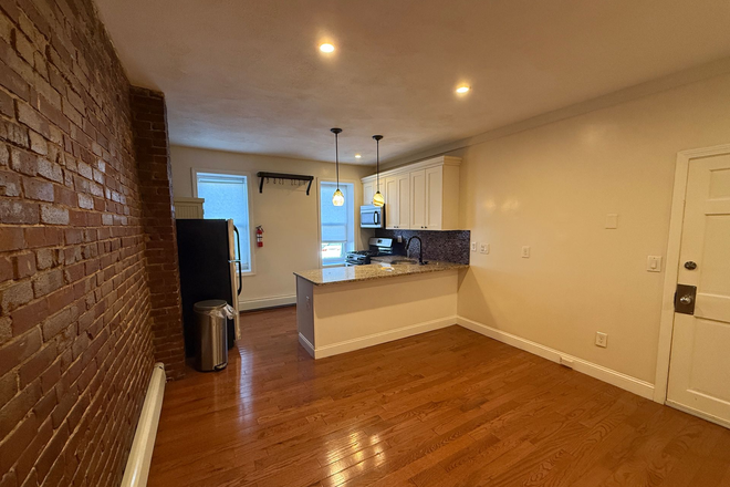 . - NO BROKER FEE - 2 Bed / 1 Bath - LAUNDRY IN UNIT - Avail 9/1/26!!! Apartments