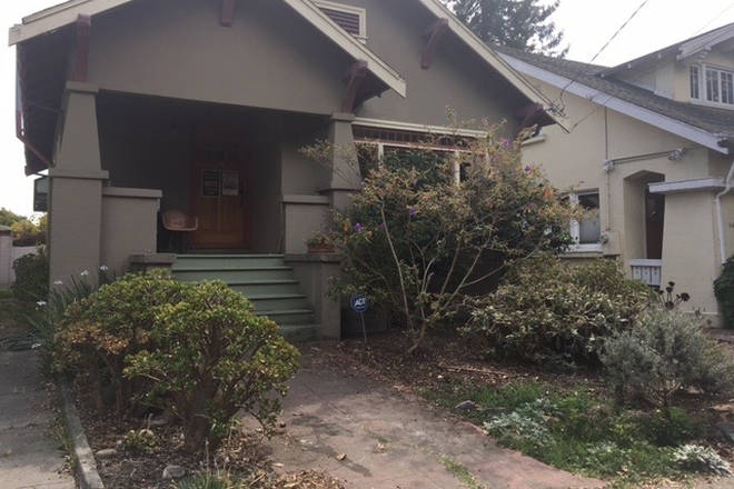 street view - Spacious craftsman house 2-bdr + small room/office in vibrant Rockridge