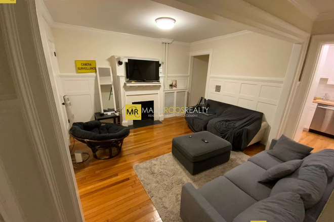 Call NOW for showings! 617-236-8550 - PARK DR - AUDUBON CRCL TRUE 3BR/1BA FOR *9/1/2026* W/ LIVING RM, FIREPLACE, H&HW INC, LNDRY IN BLDNG