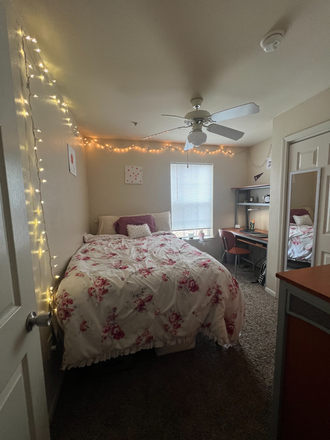 Bedroom - SUBLEASE Summer for the Crossing Place