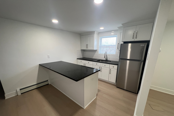 Kitchen - 518 W Biddle Street Apartments