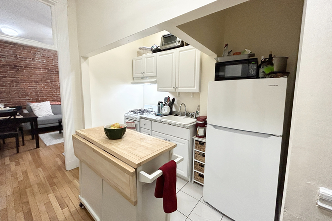 Kitchen - 39 Hemenway St #2 | Professionally Managed Building of Condos!