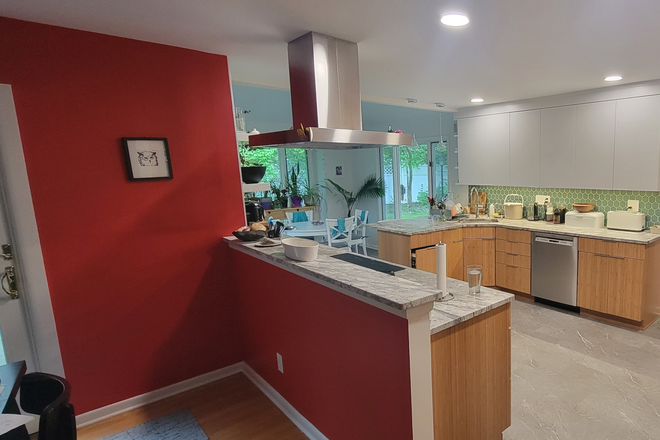 Kitchen - Summer sublet:Furnished 4BR home-Shadybrook Lane-Princeton