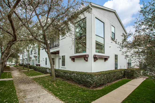 Street view - La Vista on Live Oak Townhouses