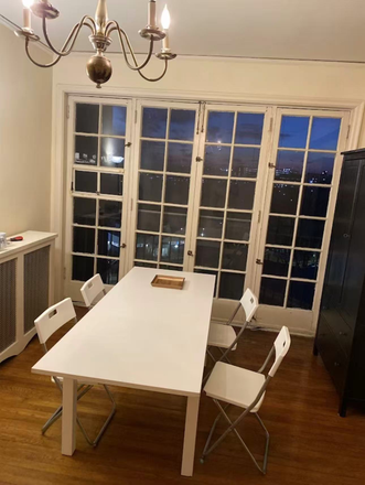 dinning area - 2 Bed 1.5 Bath 100 W Uni Parkway apartment close to campus
