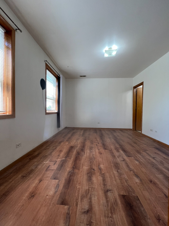 beedroom - 3B/2B 515 Maplewood #2 Chicago IL 60612 Apartments