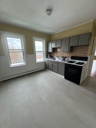 Photo - Spacious, Sunny Medford Hillside - Freshly Renewed in ugly house!