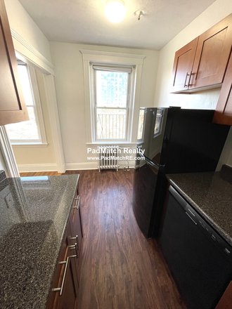 ! - Park Drive renovated 1 bed with dishwasher, hardwood floors, HT/HW incl. Great view! Apartments