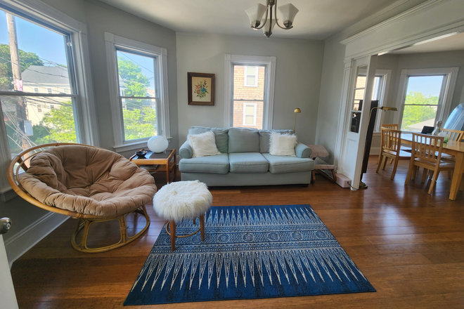 Living Room - Co-Living - 2nd Floor Front - All Utilities & Wifi Included Apartments