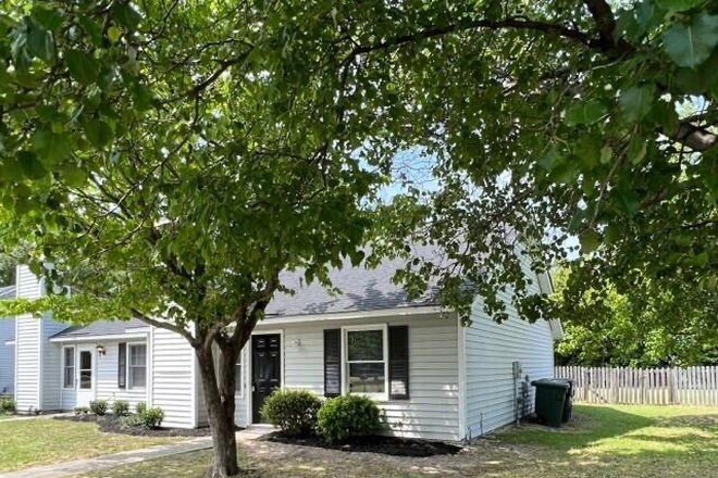 Exterior - 2 Br 2 Bath, close to campus, Newly renovated Duplex