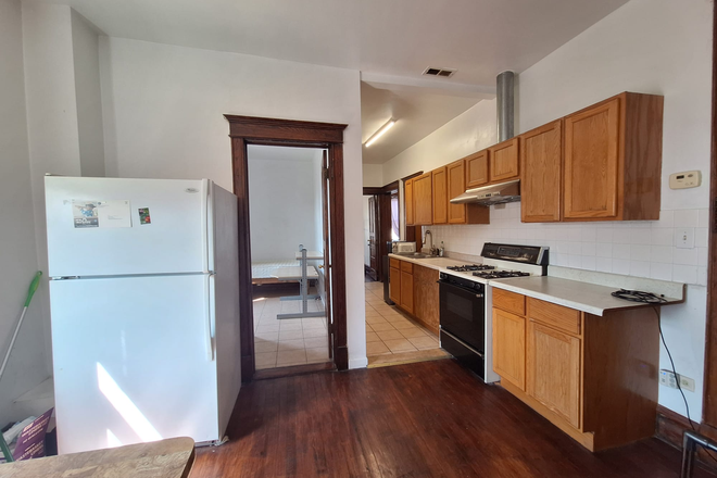 Kitchen - Looking for a female roommate for a private room in a 3b1b apartment in Bridgeport