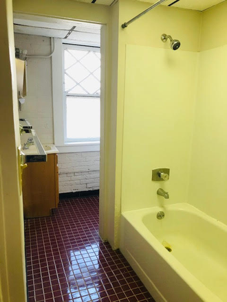 Downstairs Unit - 11416 Bellflower (CWRU Housing) Duplex