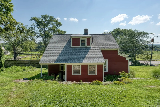 view from back of the house - Newly Renovated 3 Bedroom on 195