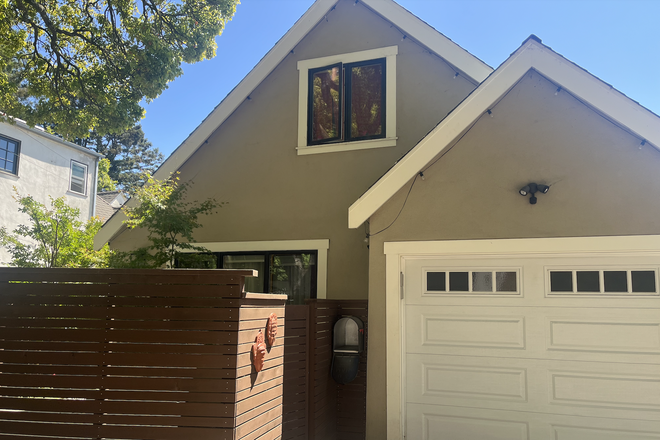 Entry Area - 7 Bedroom, 4 Bath, 2 level Deck, Gorgeous Views, 1 kitchen + 1 kitchenette, Fully Remodeled