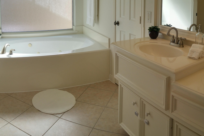 Master Bathroom - 1914 Prospect Townhome