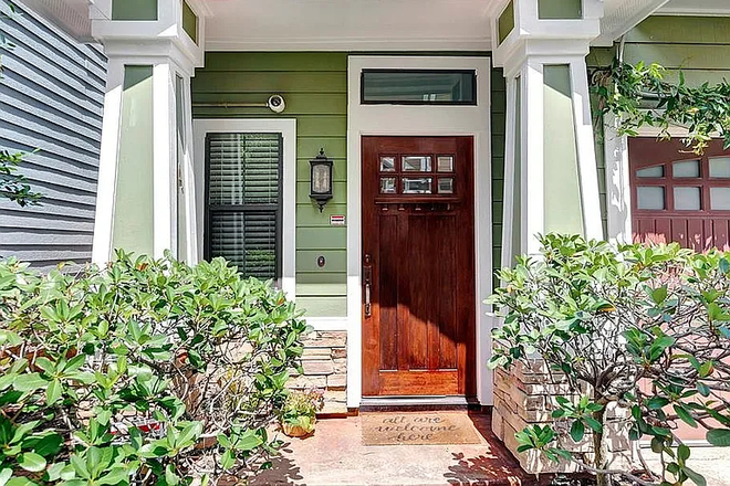Outside front door - Townhouse on south side of Hermann park