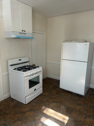 Kitchen - 1 Bedroom close to East Side, Hope St, campus, and more Apartments