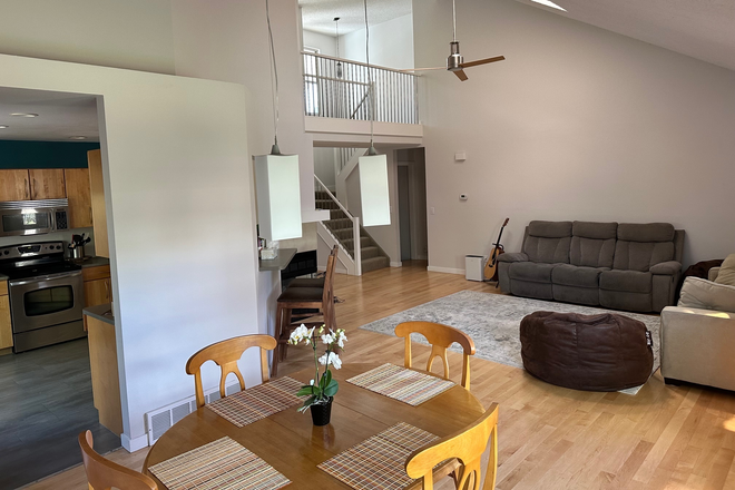 Living room - Room in 5 Bed 3.5 Bath Home