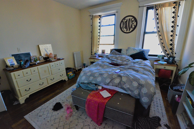 . - 4 bedroom (3 Split) in Hemenway St- Perfect for 4 roommates! Apartments