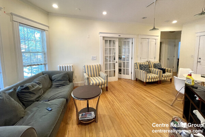 . - **NO BROKERS FEE!!** SPACIOUS 4 Bed / 2 Bath  - Heat AND Hot Water Included - Avail NOW!!! Apartments