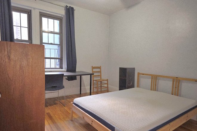 A Furnished Room at $1,075/Month (Heated) in a Renovated 3Bed/1Bath at 249 Chestnut Hill Ave. Cleveland Circle near 3 Green Line T - Furnished Rooms in Allston near BU, T to NEU, Incl Heat/HW/Gas, In-Unit Laundry, No Fee, Avail Now