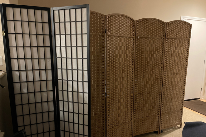 Space for rent with dividers - Space for rent weekly or monthly