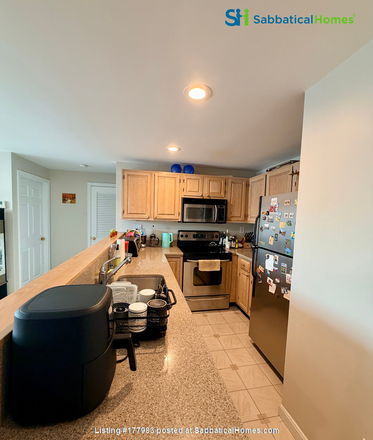 Kitchen - Lovely 2B 2B sublease near Harvard main campus, Porter Square Apartments