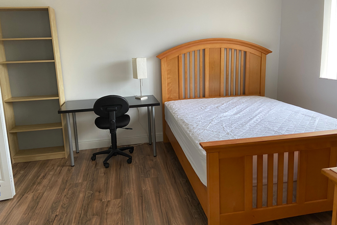 Master bedroom - FURNISHED MASTER BEDROOM W/PRIVATE BATH PARKING, GREAT DAVIE LOCATION, LESS 1 MILE FROM NSU CAMPU Condo
