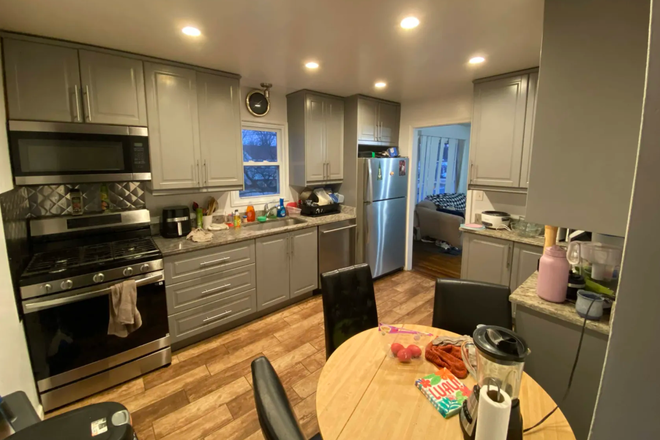 Kitchen - 8914 34th Avenue / 5 bed 2 bath House