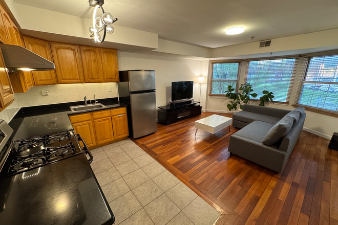 livingroom - 2BR Condo for Rent in Callowhill (Gated Parking) – June 1 Move-In