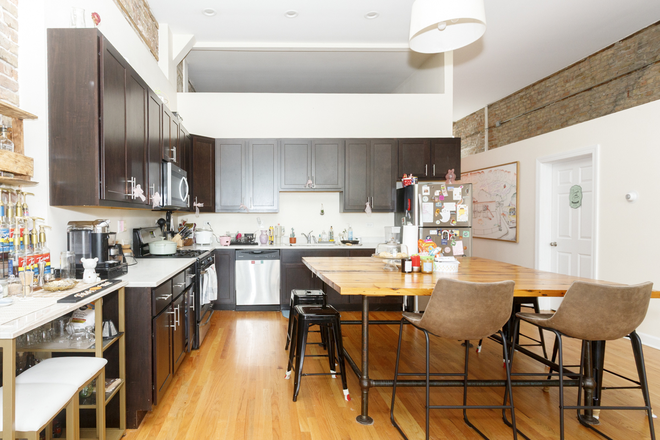 Kitchen - Incredible Rehabbed 3bed/3bath Apartment with in unit laundry