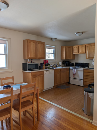 Kitchen - Beautiful Presidential Apt 1Bdr + H&HW!!