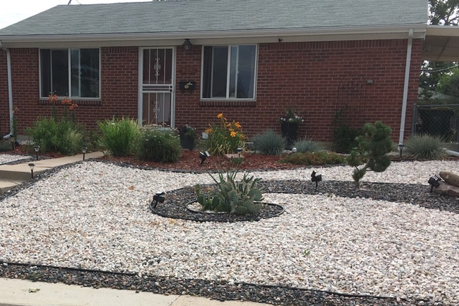 Front of House Right - ANSCHUTZ CAMPUS - A 10 MINUTE WALK!!! House