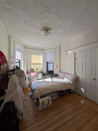 Bedroom - SUMMER SUB-LEASE, $1500 a month, 5 minute walk from Campus, 1 Bedroom, 1 bath, fully-furnished. Apartments