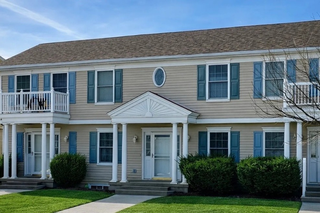 Outside street view from Stange Road - Beautiful unfurnished townhome w/ 2 car garage, Somerset. Near grocery, restaurants, CyRide & park.