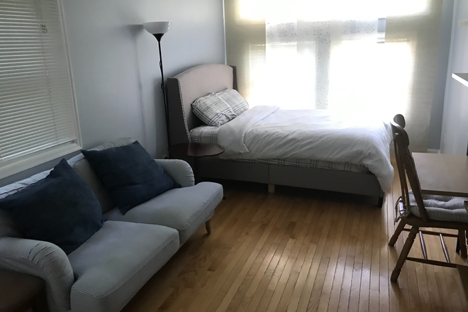 bedroom - Furnished room in shared home-Hawthorne Ave-Princeton
