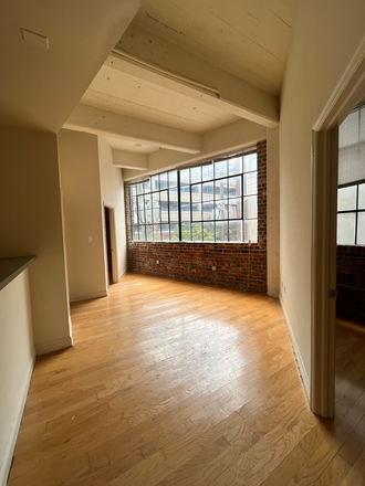 #19, #39, #49 - entrance/living room - Comfort & Convenience Combined—1 & 2-Bedroom Apartments Near It All!