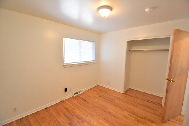 752 - 752 30th (2BR/1BA)