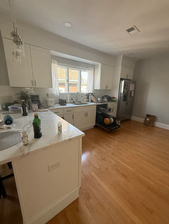 Call NOW for showings! 617-236-8600 - HILLSDALE RD - XL MODERN 6BR BY TUFTS FOR *6/1/2027* W/ 2 BATHS, LNDRY ON SITE, PRKNG INC, DINING RM Apartments
