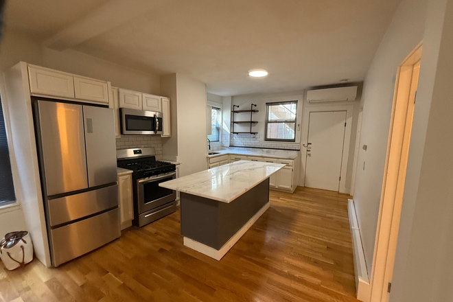 Call NOW for showings! 617-236-8600 - ELBOW ST - 1ST FLR 2BR/1BA *AVAIL NOW* ON QUIET SIDE ST IN MAVERICK SQ W/ LNDRY IN BLDNG, PATIO, YRD