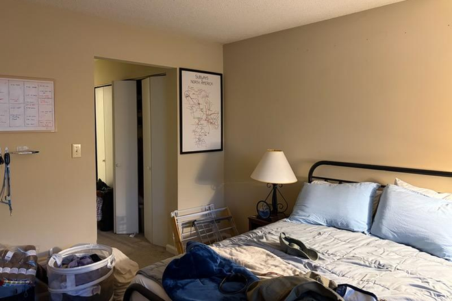 Master bedroom - Poplar Place-2bed, 2bath Apartments