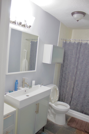 Shared Bathroom - 1 room shared bathroom . Available for move in today ! ~ 1 mile from USF