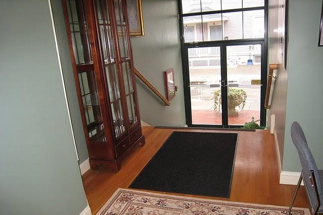 Call NOW for showings! 617-236-8600 - CHANNING STREET - GREAT NEWTON  2 BED W/ LAUNDRY IN UNIT! *AVAIL NOW* Apartments