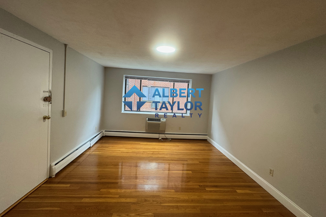 Living Room - 2 bed 1 bath on Babcock - NO BROKER FEE!!