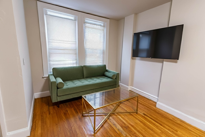 3929 Baltimore Living Room - University City Housing Apartments