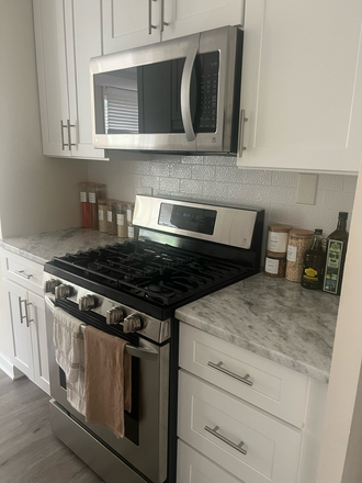 Kitchen - 4000 Tunlaw Condominiums