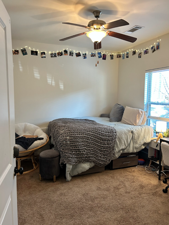 bedroom - The Station Raleigh, Apartment flat next to Carter Finley